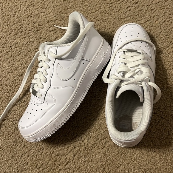 Nike Air Force 1 - Picture 3 of 5